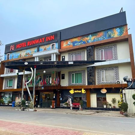 Hotel Runway Inn Pura Raghunāth 외부 사진