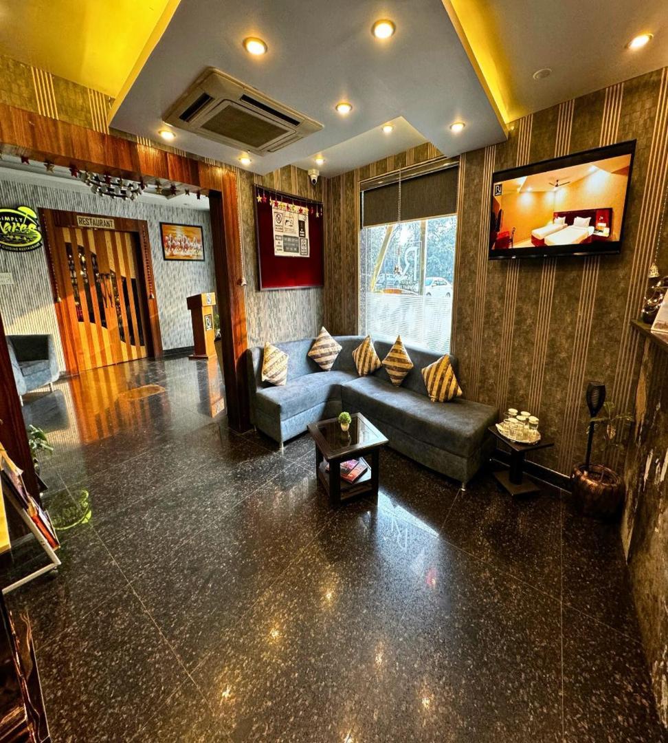 Hotel Runway Inn Pura Raghunāth 외부 사진