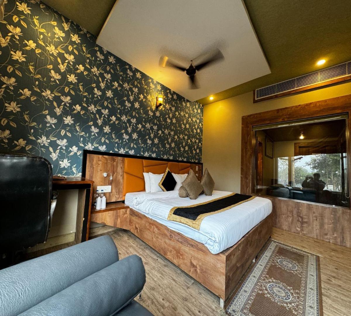 Hotel Runway Inn Pura Raghunāth 외부 사진