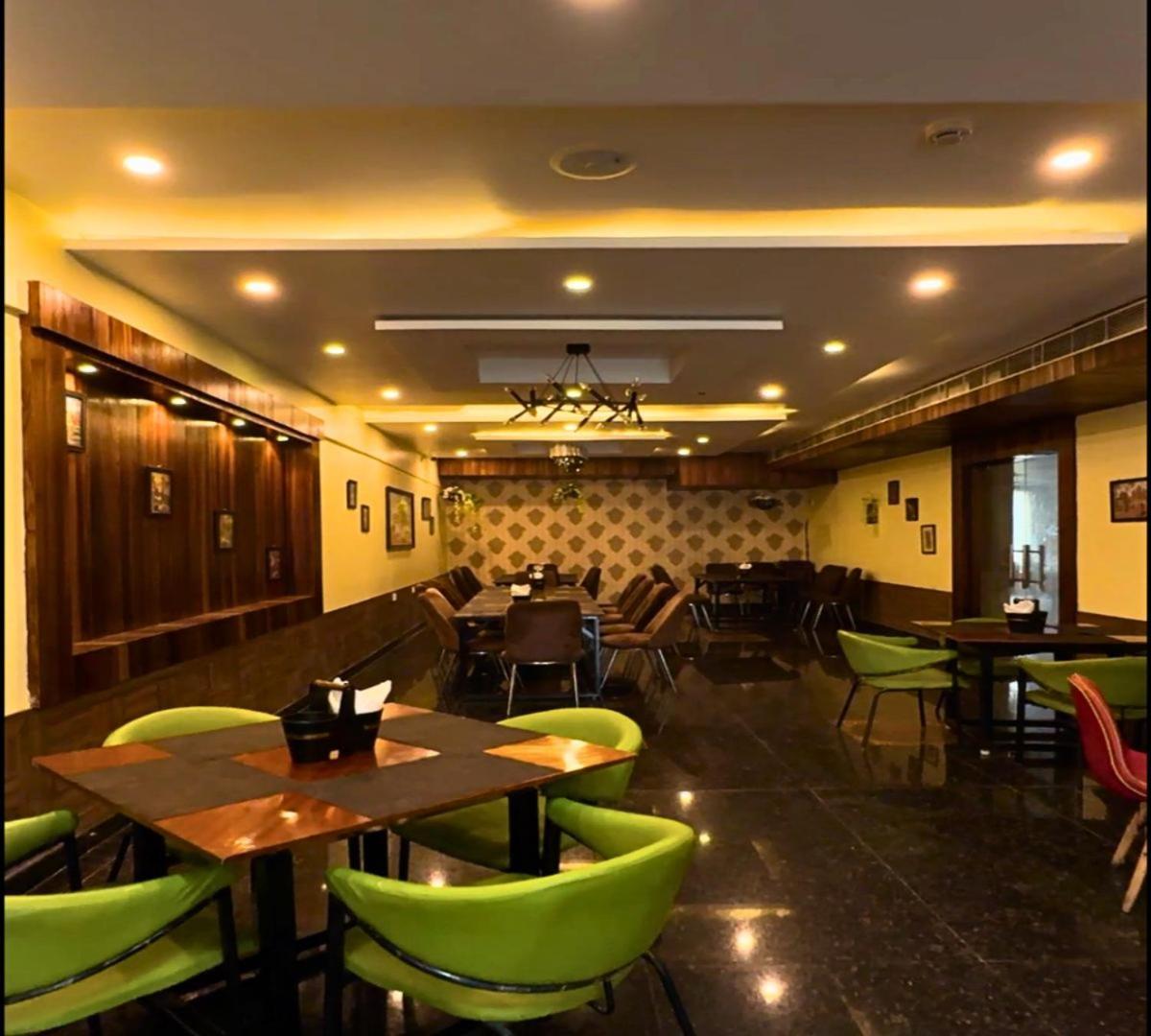 Hotel Runway Inn Pura Raghunāth 외부 사진