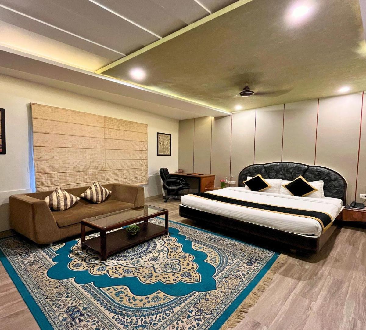 Hotel Runway Inn Pura Raghunāth 외부 사진