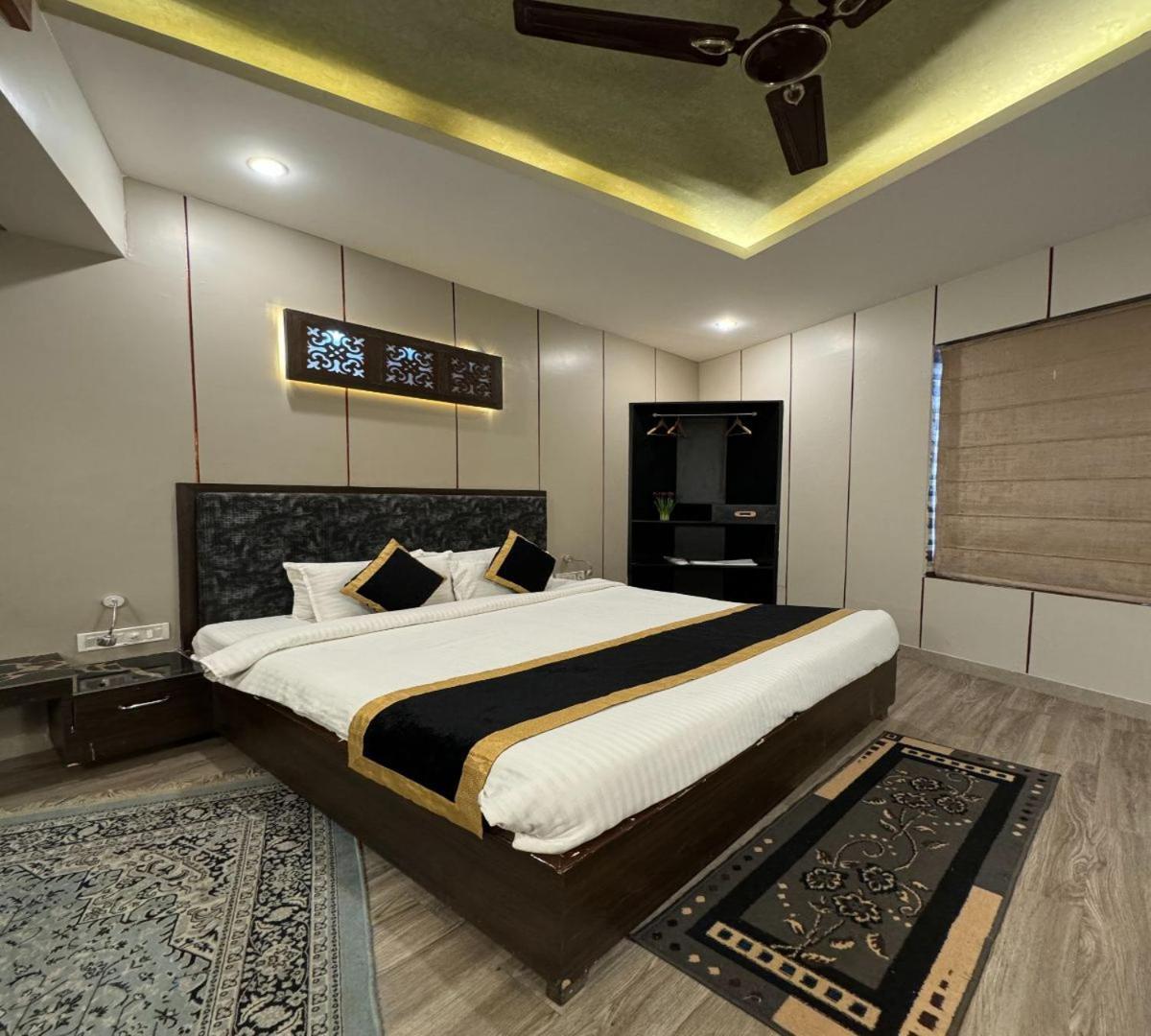 Hotel Runway Inn Pura Raghunāth 외부 사진