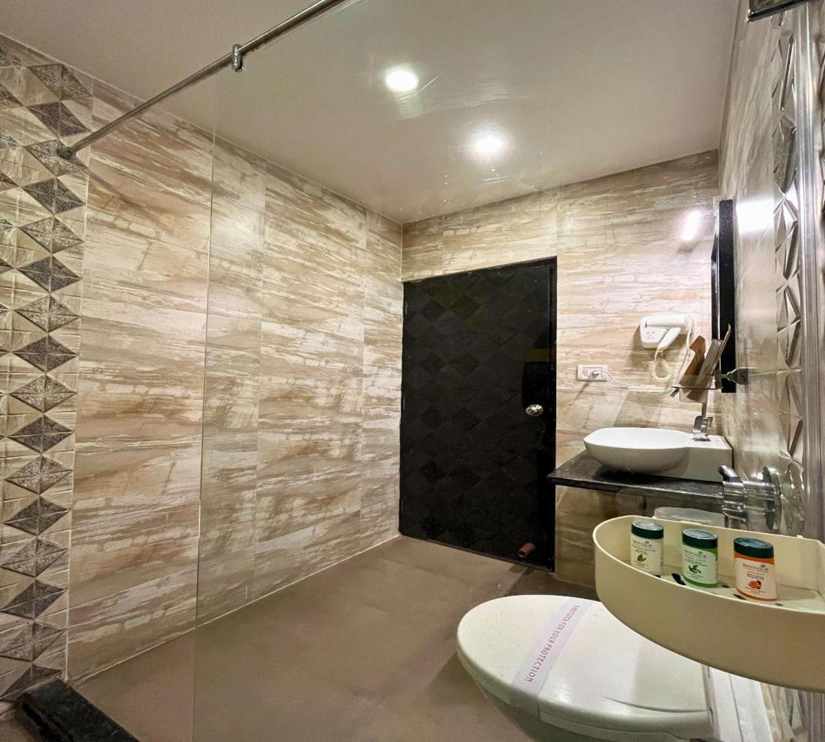 Hotel Runway Inn Pura Raghunāth 외부 사진