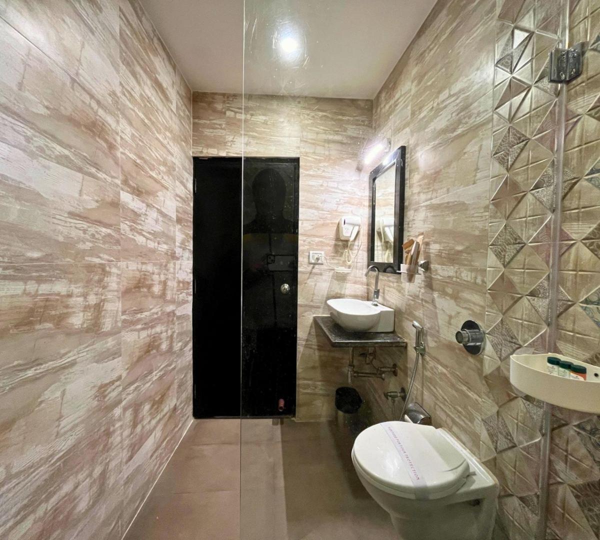 Hotel Runway Inn Pura Raghunāth 외부 사진