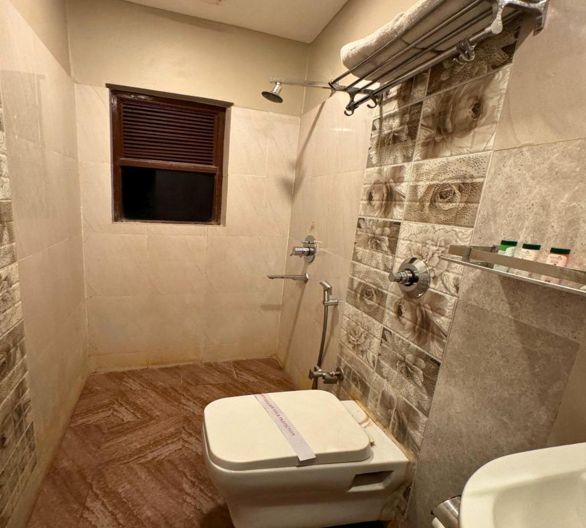 Hotel Runway Inn Pura Raghunāth 외부 사진