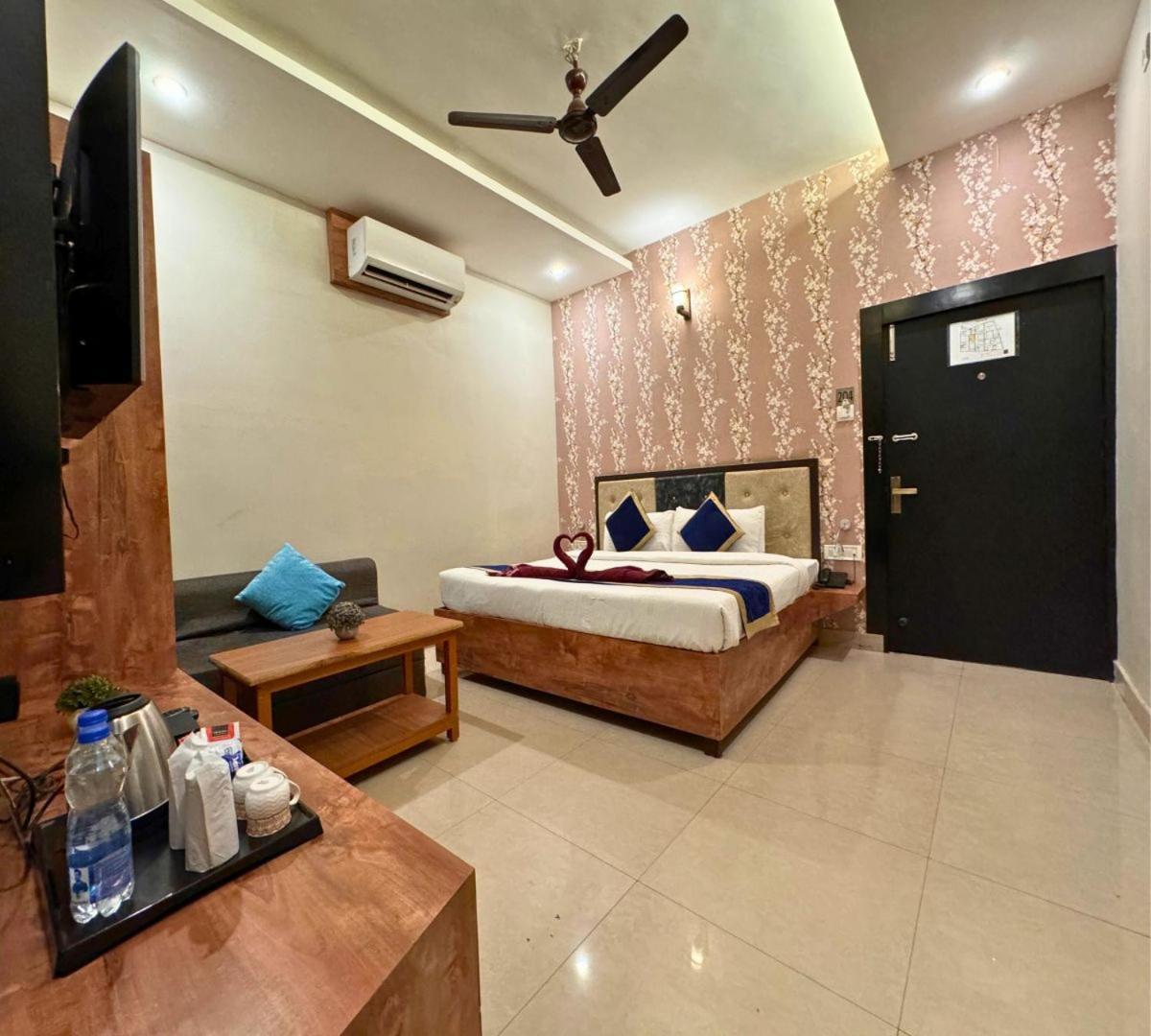 Hotel Runway Inn Pura Raghunāth 외부 사진